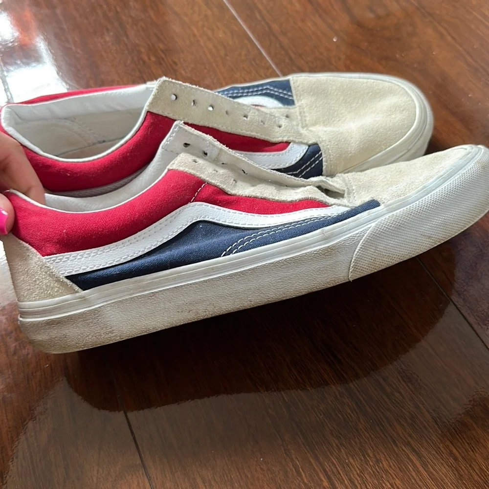 Vans - Picture 2 of 3